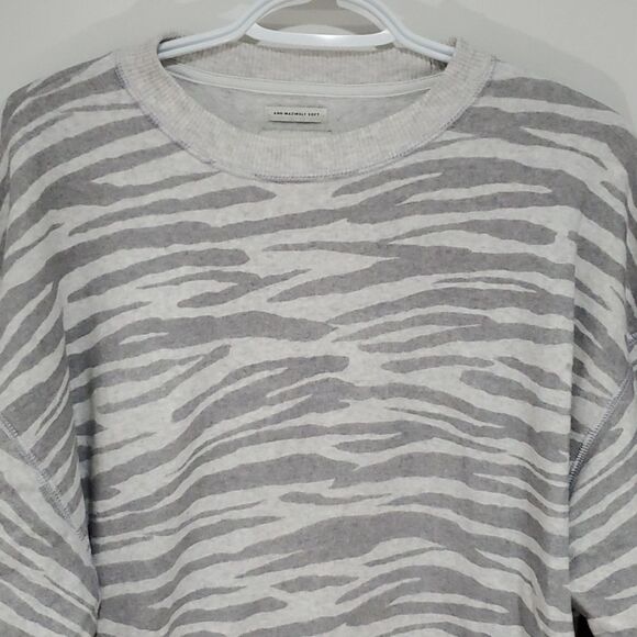 American Eagle xs ahh-mazingly soft jegging fit crew neck sweater - Picture 2 of 6